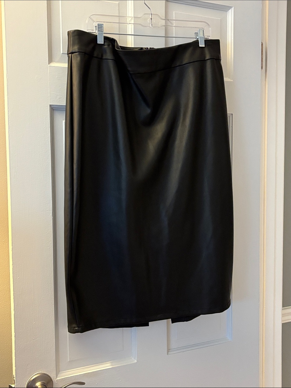 Universal Standard Black Faux Leather PENCIL SKIRT, Size 18, Below the Knee